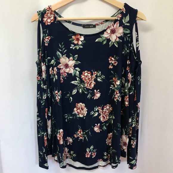 *HOST PICK* Floral Cold Shoulder Top - Picture 7 of 7